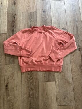 Lululemon ready to roll crew. Size 6